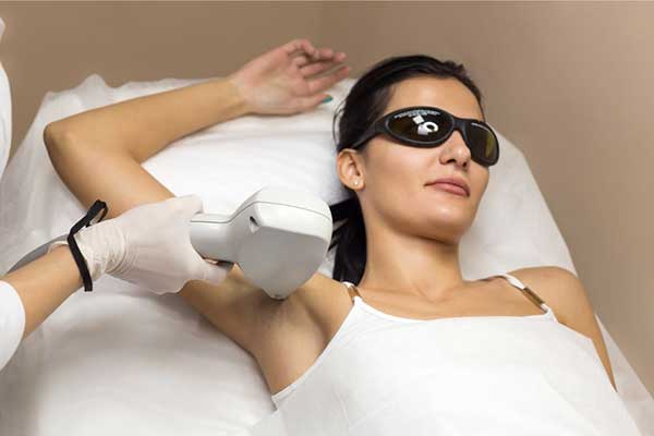 لیزر موهای زائد زیر بغل